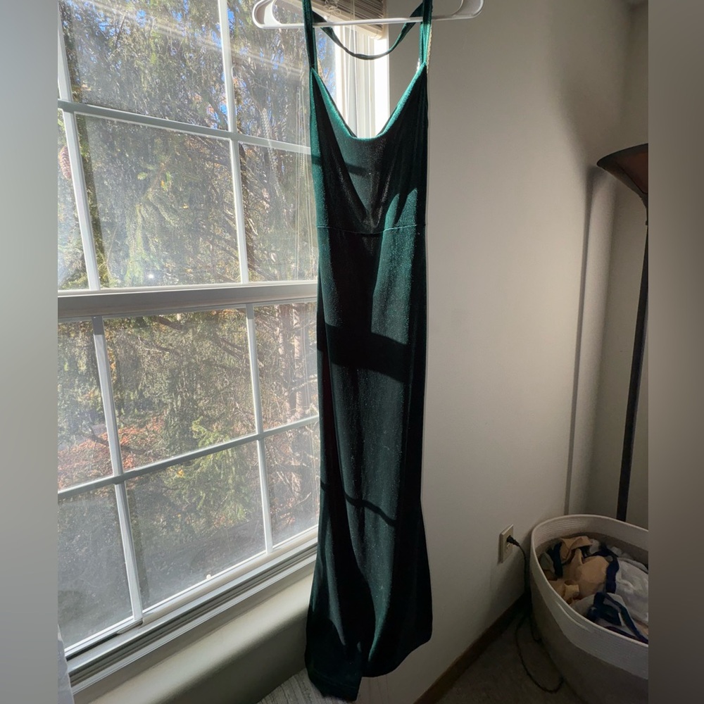 Chic Dark Green Velvet Pearled Maxi Dress